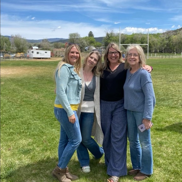 Meet your Posher, Amy - Picture 2 of 2